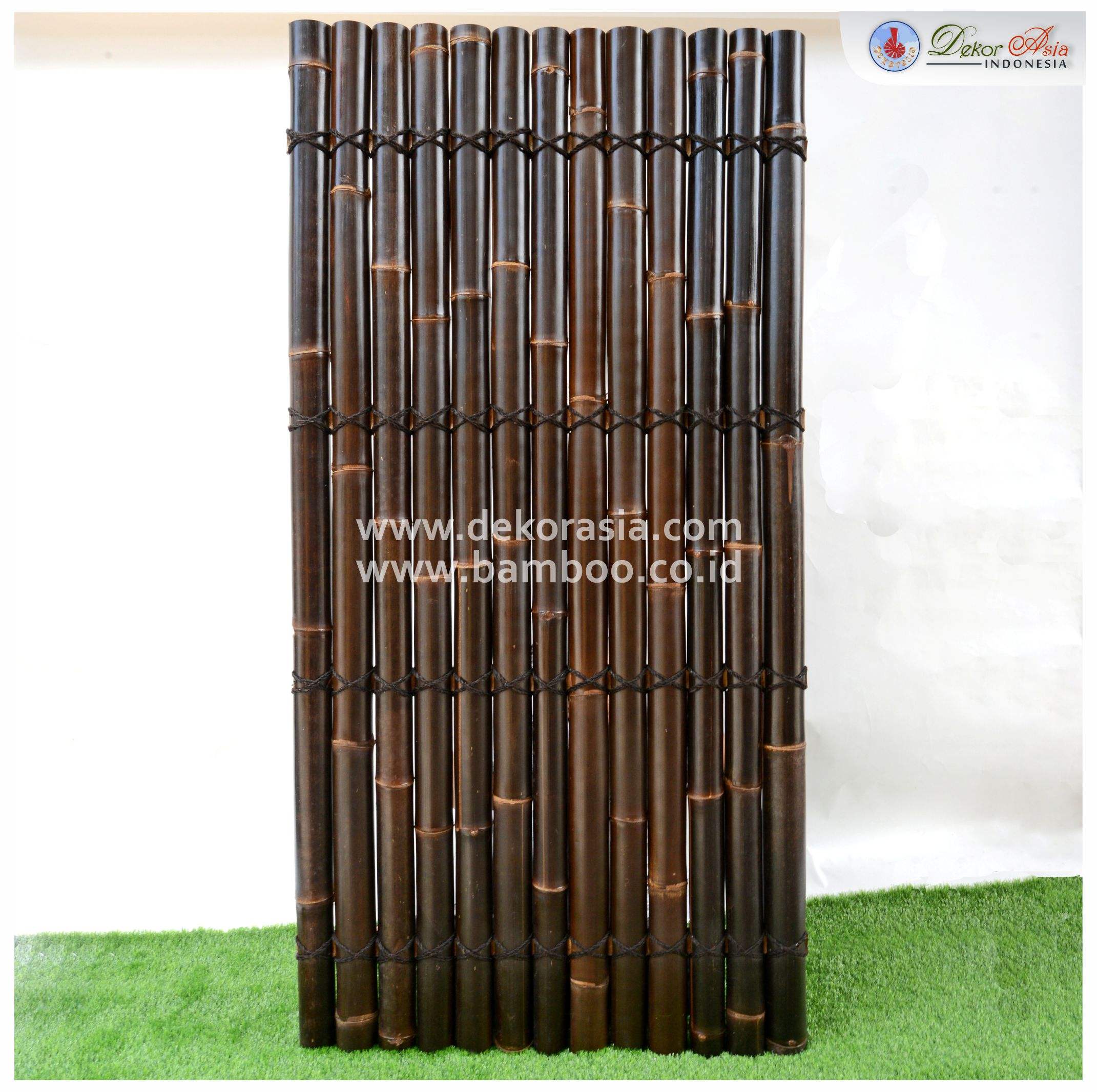 รั้วไม้ไผ่สีดำ