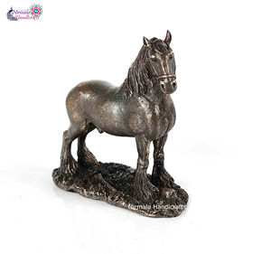 Statue de cheval en polyrésine faite à la main et sculpture en bronze Nirmala Handicrafts pour la décoration de la maison, décoration de table, cadeau et décoration - Product Image 4