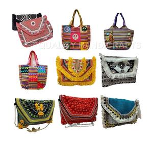 Vente en gros Banjara bohème sac de jute fabriqué à la main multicolore brodé artisanat indien de qualité avec doublure en coton Festivals - Product Image 5