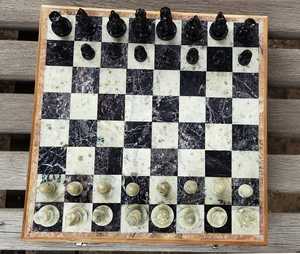 Jeu d'échecs en pierre parfait avec rangement de luxe, jeu d'échecs familial intelligent pour l'extérieur et l'intérieur