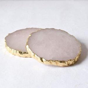 Posavasos de ágata de piedras preciosas en rodajas, hecho de cuarzo rosa, ideal para reventa por tiendas de decoración del hogar, disponible en tamaño de 4 pulgadas - Product Image 2