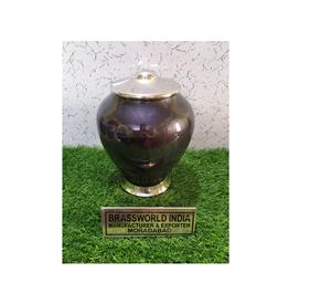 Urna grande de latón de estilo americano de Brassworld India Negro con suministros funerarios de metal superior plateado para adultos - Product Image 1