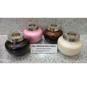 Urna Funeraria de Metal Estilo Americano para Velas de Té en Cuatro Colores Diferentes para Adultos, por Brassworld India - Product Image 1