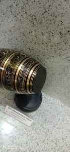 Urne funéraire en métal gravée noire et dorée pour adultes, style américain, BRASSWORLD INDIA FUNERAL SUPPLIES - Product Image 4