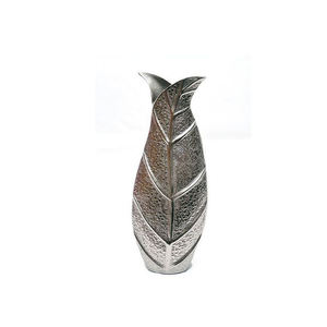 Florero de cristal contemporáneo de lujo con diseño de hojas, Decoración de mesa interior, gran oferta de la India para Bar Mitzvahs - Product Image 1