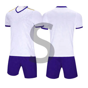 Venta al por mayor de camisetas de fútbol de diseño personalizado de calidad Kits de uniformes para hombres Ropa de fútbol para niños Servicio OEM Técnica de impresión - Product Image 3