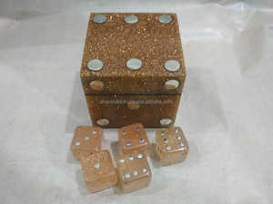 เกมลูกเต๋าเรซิ่น 6 ด้าน ทนทาน สนุกสนาน สำหรับเด็กและผู้ใหญ่ ชุดลูกเต๋า 5 ลูก พร้อมกล่องเก็บแบบปรับแต่งได้ - Product Image 6