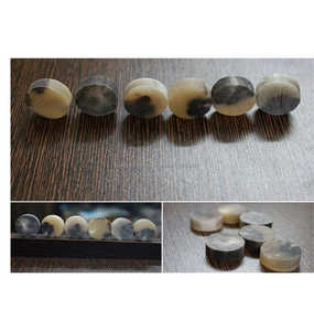 Botones de cuerno de búfalo negro Natural de la mejor calidad, estilo de vástago, Material de hueso de alta calidad, patrón, decoración de prendas, Cuentas planas - Product Image 3