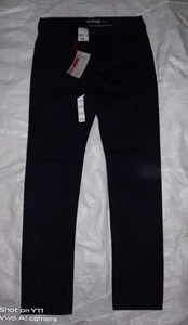 Factory Surplus Apparels Etiquetas de marca originales Slim Fit Straight Dark Denim Algodón Stretch Workout Bangladesh Stock Lot - Product Image 2