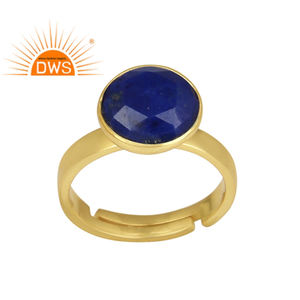 Anillo de declaración de diseñador de piedras preciosas de lapislázuli redondo de plata de ley chapado en oro hecho a mano, joyería para mujer, regalo para ella - Product Image 1