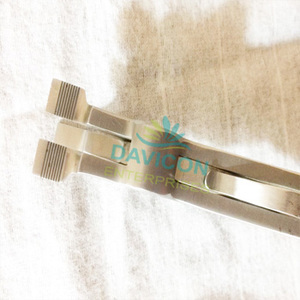 INSTRUMENTS orthopédiques de haute qualité, en acier inoxydable, écarteur de fonte, à trois griffes - Product Image 4