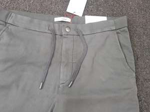 Lot de Stock Bangladesh : Pantalons Formels Décontractés pour Hommes, 100% Coton, Taille Mi-Haute avec Cordon de Serrage, Étiquettes de Marque Authentiques, Vêtements Restants - Product Image 3