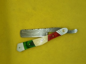 Rasoir droit à lame unique fait à la main en damas avec manche en bois d'os en laiton pour le rasage du visage et des aisselles de barbier - Product Image 2