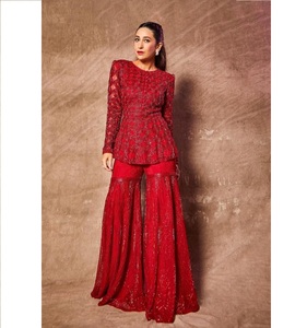 ชุดคาโปแร็กดอกแบบสีสันสวยงาม,มองหาเสื้อผ้าที่เป็นเอกลักษณ์บนผ้า Hevy Gorgette พร้อมงานปักเลื่อม Sharara Sui - Product Image 3