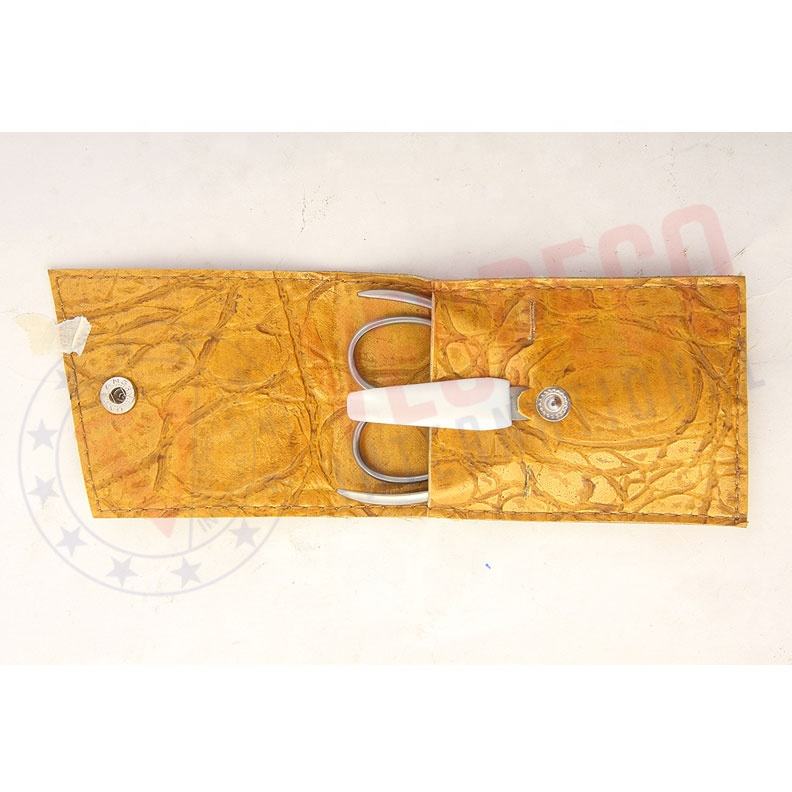 Finition polonaise ou mate selon les exigences du client.