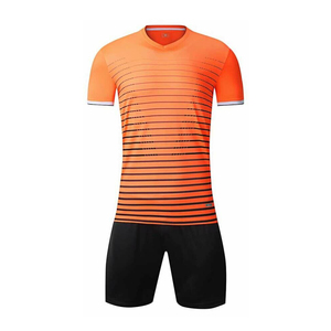 Uniforme de fútbol de alta calidad para hombres, uniformes de fútbol personalizados de equipos, camisas informales, último diseño y colores - Product Image 1