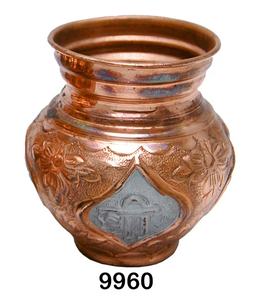 Kalash religieux indien en cuivre pur avec un motif en relief Dai et un fini brillant pour la décoration de la maison - Product Image 6