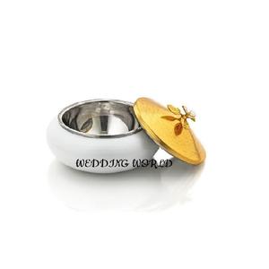 Marmite isolée en métal Finition or et blanc Casserole design de haute qualité Vente en gros Nouveau chauffe-plats en métal - Product Image 1