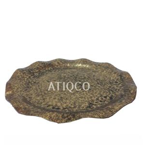 Assiette ronde en aluminium moulé au sable Texture tourbillon Design minimaliste Style sûr Plat à fruits en métal couleur or Plateau de service moderne - Product Image 1