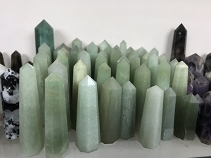 Vente d'usine : Tours de cristal d'aventurine verte hautement polies pour la méditation Reiki, la pratique spirituelle, la décoration intérieure – Vente en gros - Product Image 6