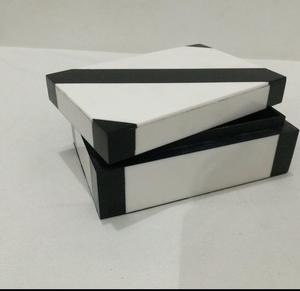 Nuevo diseño indio hecho a mano MDF hueso resina forma cuadrada Color blanco y negro caja de regalo fiesta de oficina regalo usado hermoso diseño - Product Image 2