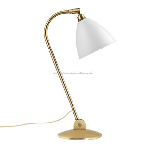 Lampe de table en laiton abat-jour blanc mat - Product Image 1