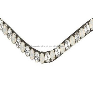 Banda de cuero negro con forma de onda para cejas, cadena decorativa de cristal y perlas equinas clásicas de caballo en tamaños personalizados - Product Image 1