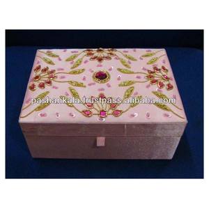 กล่องปักตกแต่งคริสต์มาสงานแฮนด์เมดสุดพิเศษ - Product Image 1