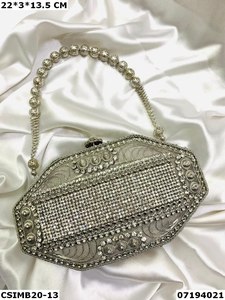 Sacs de soirée élégants à pochettes en métal Accessoire durable pour élever votre tenue formelle - Product Image 3