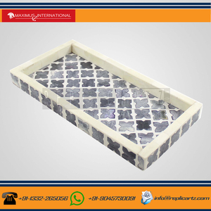 Bandeja Decorativa de Resina Hecha a Mano Estilo Art Deco de Maximus International |   Decoración de mesa multifuncional de primera calidad con diseño sólido - Product Image 3
