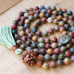 Hermosas cuentas de mala Rudraksha de jaspe hechas a mano - Product Image 1
