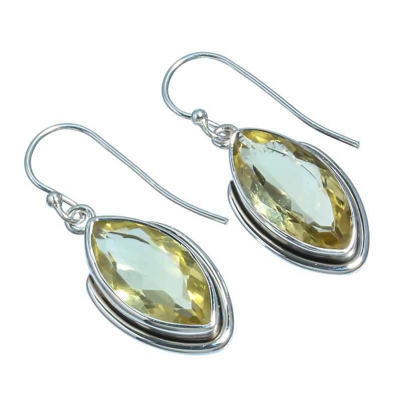 สีเหลือง