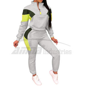 Traje de pista con diseño de logotipo personalizado para mujer - Product Image 1