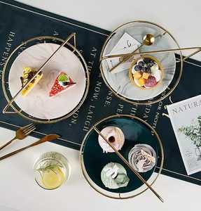 Offre Spéciale nouvelle assiette à gâteau design en acier inoxydable doré pour mariage - Product Image 5