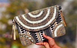 Bolsos de yute hechos a mano duraderos de alta calidad, bolsos Banjara bohemios para mujeres y niñas, moda tradicional bordada, artesanía, cremallera, peso ligero - Product Image 4