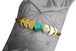 Chaîne lunaire étoilée en laiton, Design de la lune céleste, réglable, cristal Turquoise - Product Image 5