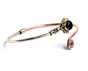 Bracelet de couleur 2 tons fait à la main, Bracelet allemand en métal de cuivre argenté, Bracelet de manchette de pierre, Bracelet de pierre d'améthyste - Product Image 3