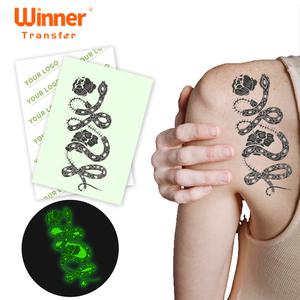 Fabrica profesional de papel de tatuajes que <span class=keywords><strong>brilla</strong></span> en la <span class=keywords><strong>oscuridad</strong></span> para cualquier impresora láser o de inyección de tinta - Product Image 1