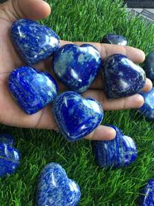 Cristal de Lapislázuli Natural en Forma de Corazón, Gema Pulida, Tallado de Corazón - Product Image 3