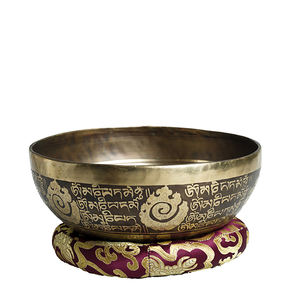 Cuenco Tibetano Artesanal 100% Natural de Latón de Alta Calidad con Diseño Tradicional de 7 Metales, 25-30cm, para Meditación - Product Image 4