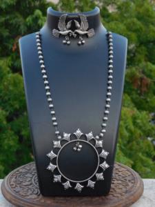 สร้อยคอทองเหลืองดีไซน์ใหม่สไตล์ชนเผ่าตะวันตก ลายเงิน พร้อมจี้ทรงแหลมกลม สำหรับผู้หญิงและเด็กผู้หญิง - Product Image 2