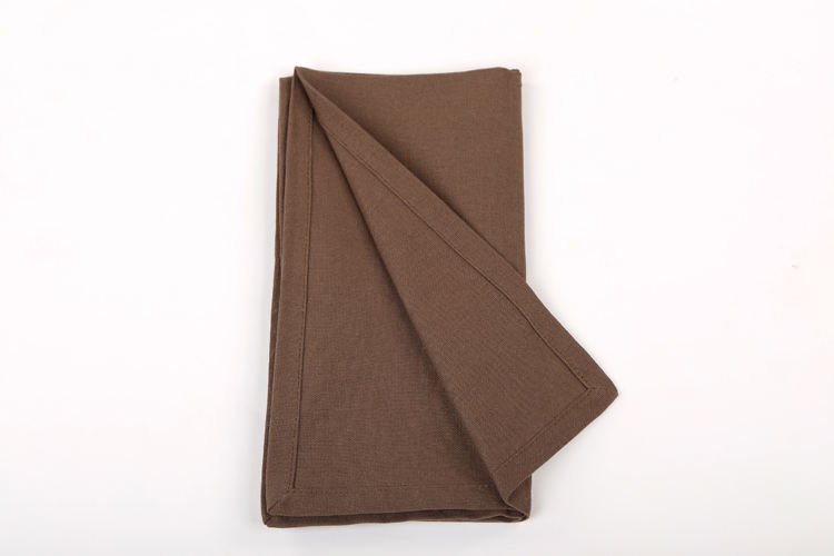 สีน้ำตาล