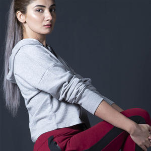 Top corto de felpa de alta calidad para mujer, sudaderas con capucha, nueva moda, logotipo personalizado, talla XS con opciones largas y cortas para Primavera, venta al por mayor - Product Image 3