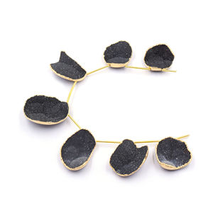 Noir Druzy 7 perles brin 29-31mm forme inégale composants de bijoux en laiton plaqué or percés sur le côté - Product Image 4