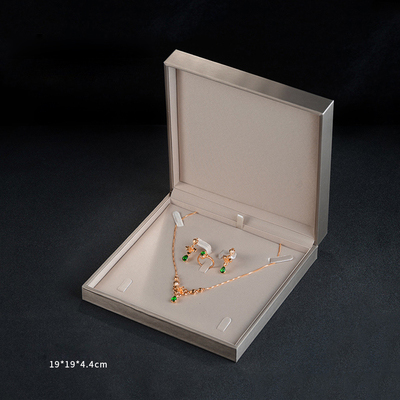 Gold Necklace L