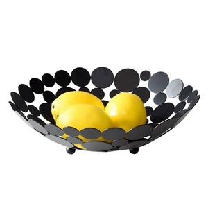 Cesta de fruta de Metal decorativa curvada a mano, decoración de encimera, soporte de cesta de frutas y verduras para cocina, hogar, Hotel, Mesa - Product Image 1