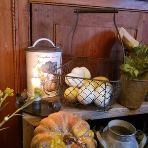 Cesta de huevos para el hogar en hierro forjado con mango de madera rústica, perfecta para el almacenamiento de huevos con estilo y la exhibición de la cocina - Product Image 2