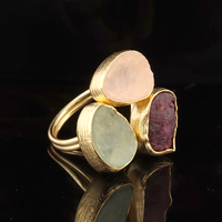 Bijoux personnalisés aigue-marine brute naturelle rubis quartz rose bagues multi pierres finition texture plaquée or 24k bague réglable ouverte