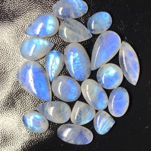 Prix d'usine en gros Rida Creations Pierre de lune bleue naturelle 100 pièces Qualité AAA Effet de changement de couleur Non traité Personnalisable - Product Image 4