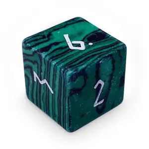 Pietra d6 dadi cubo Hit Malachite pietra di cristallo naturale pietra preziosa d6 dadi pietra incisa dadi personalizzati set dadi vichinghi cristalli curativi